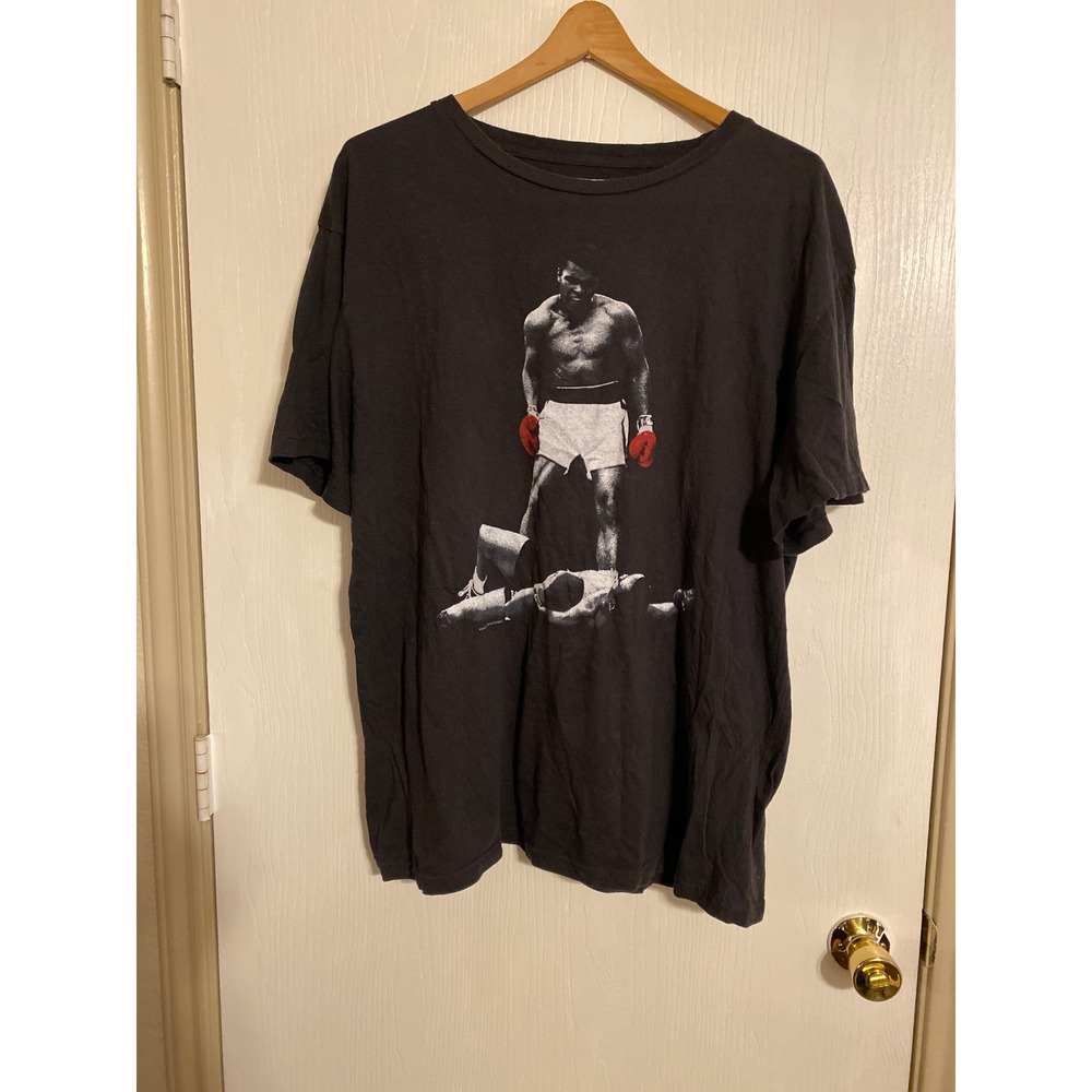 Muhammad Ali Graphic T-Shirt Mens 2XL Black Iconic Victory Pose Boxing Tee 0287